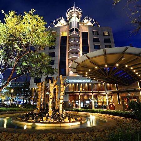 Intercontinental Johannesburg Or Tambo Airport Hotel By Ihg Kempton Park Kültér fotó The Royal