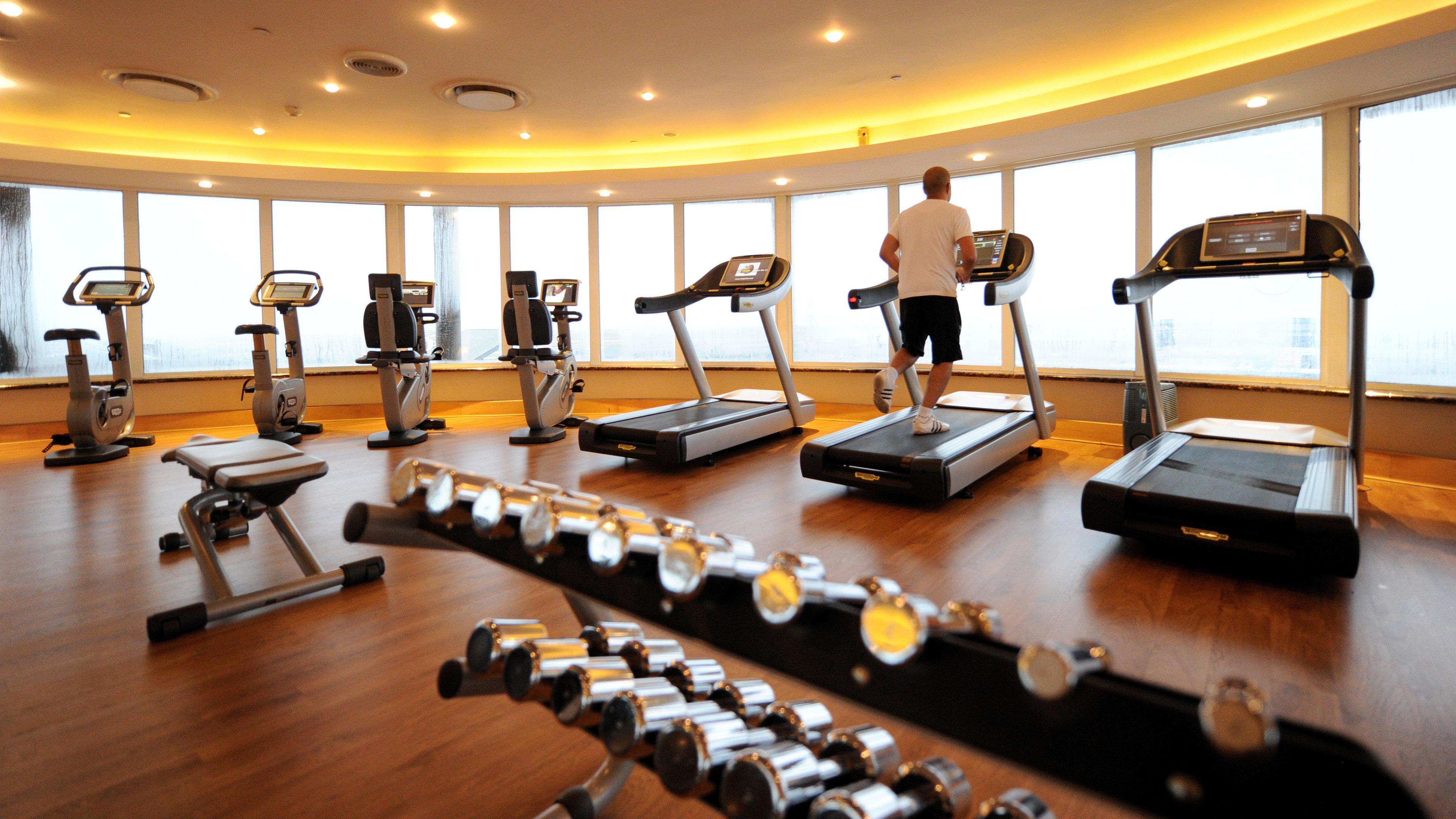 Intercontinental Johannesburg Or Tambo Airport Hotel By Ihg Kempton Park Kültér fotó A gym
