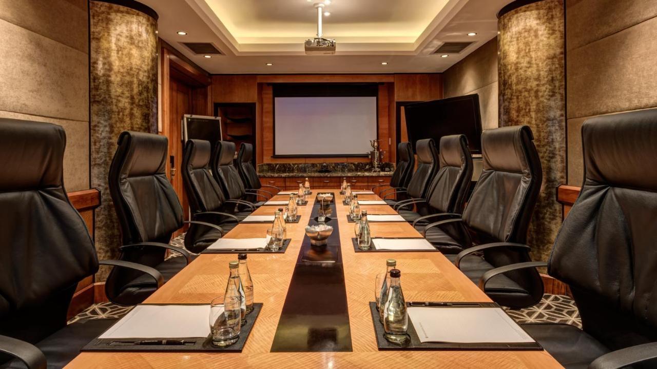 Intercontinental Johannesburg Or Tambo Airport Hotel By Ihg Kempton Park Kültér fotó Boardroom at the Taj Mahal Palace, Mumbai