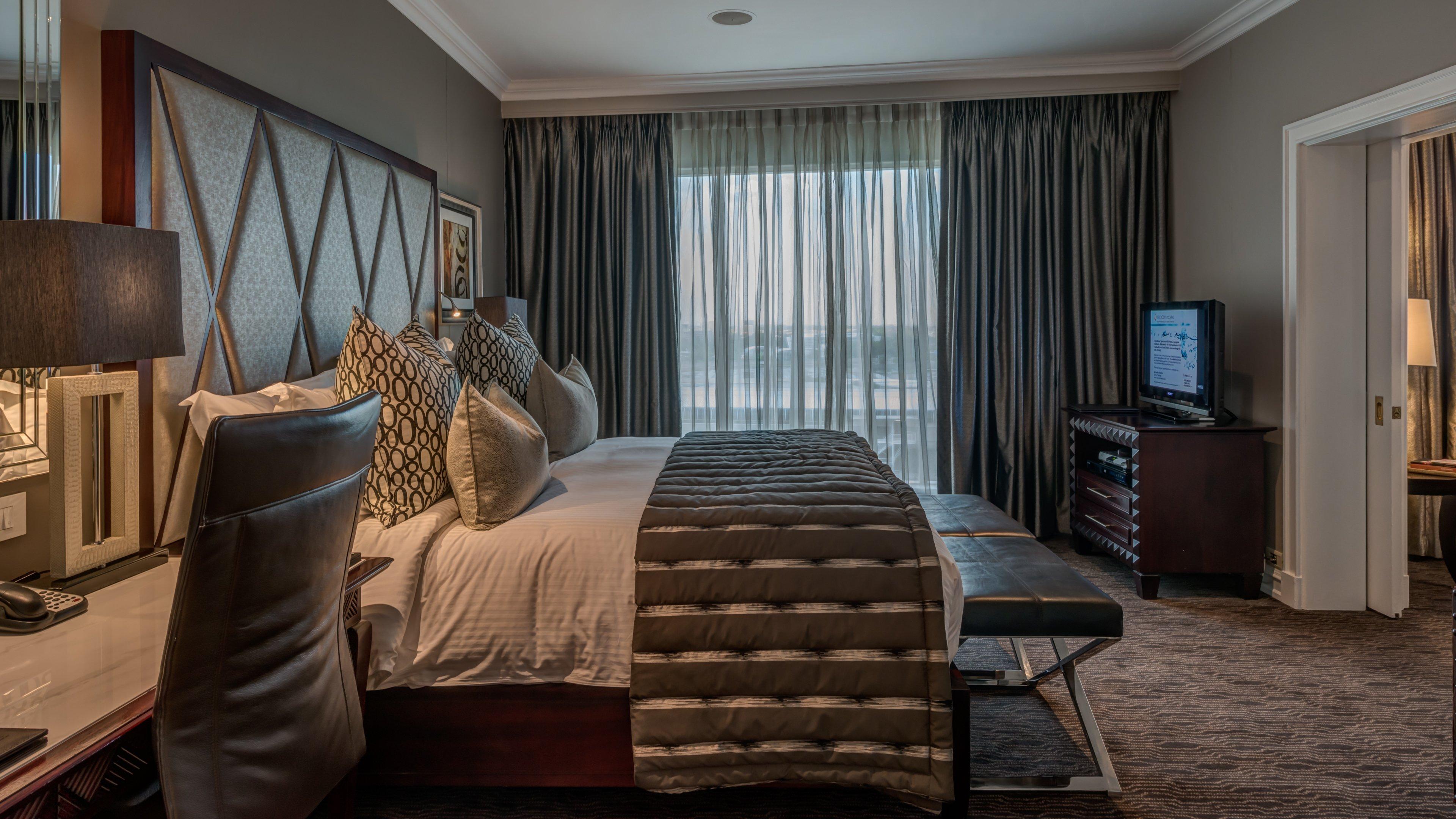 Intercontinental Johannesburg Or Tambo Airport Hotel By Ihg Kempton Park Kültér fotó A bedroom at the hotel