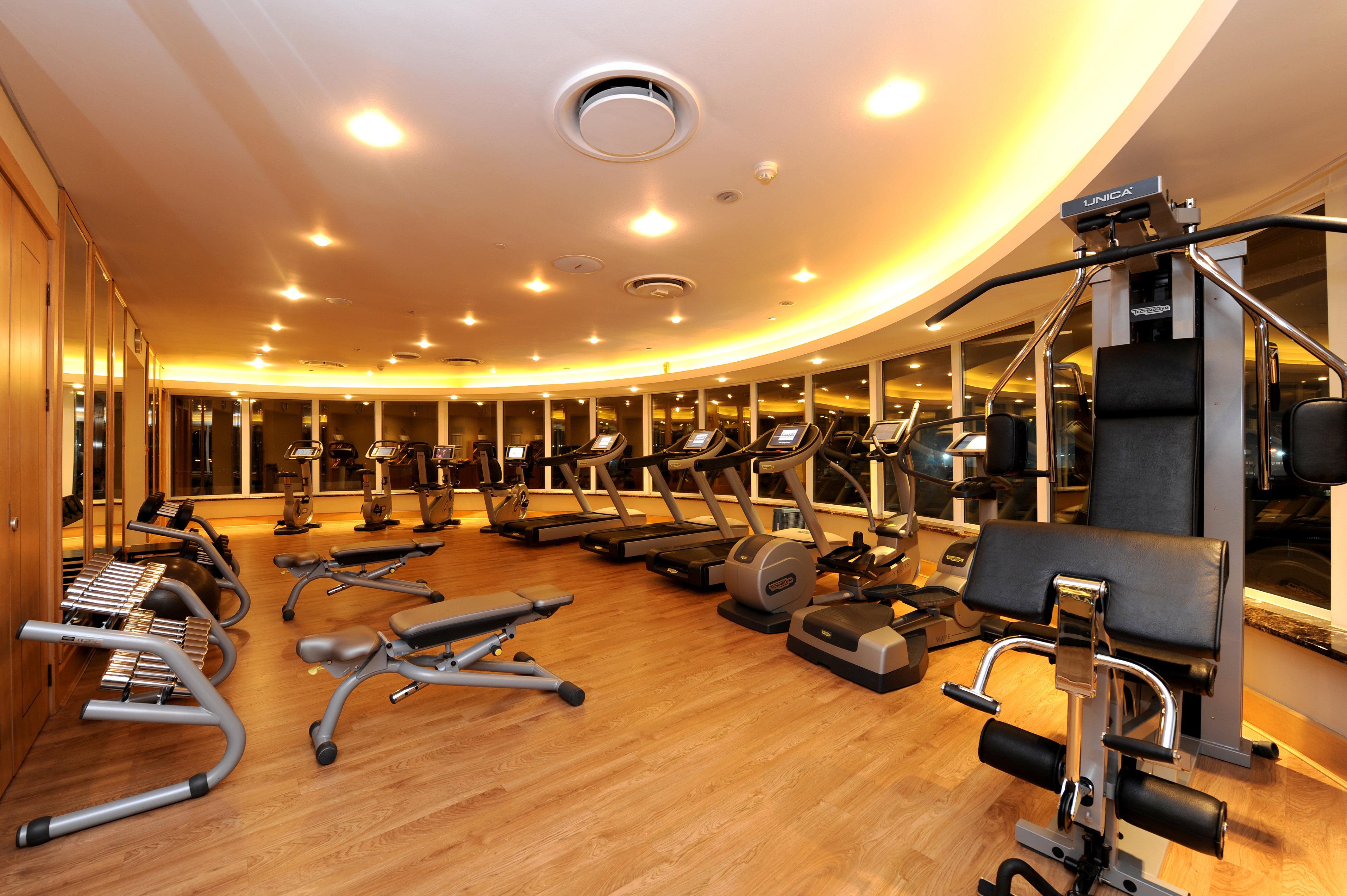 Intercontinental Johannesburg Or Tambo Airport Hotel By Ihg Kempton Park Kültér fotó A gym in a hotel
