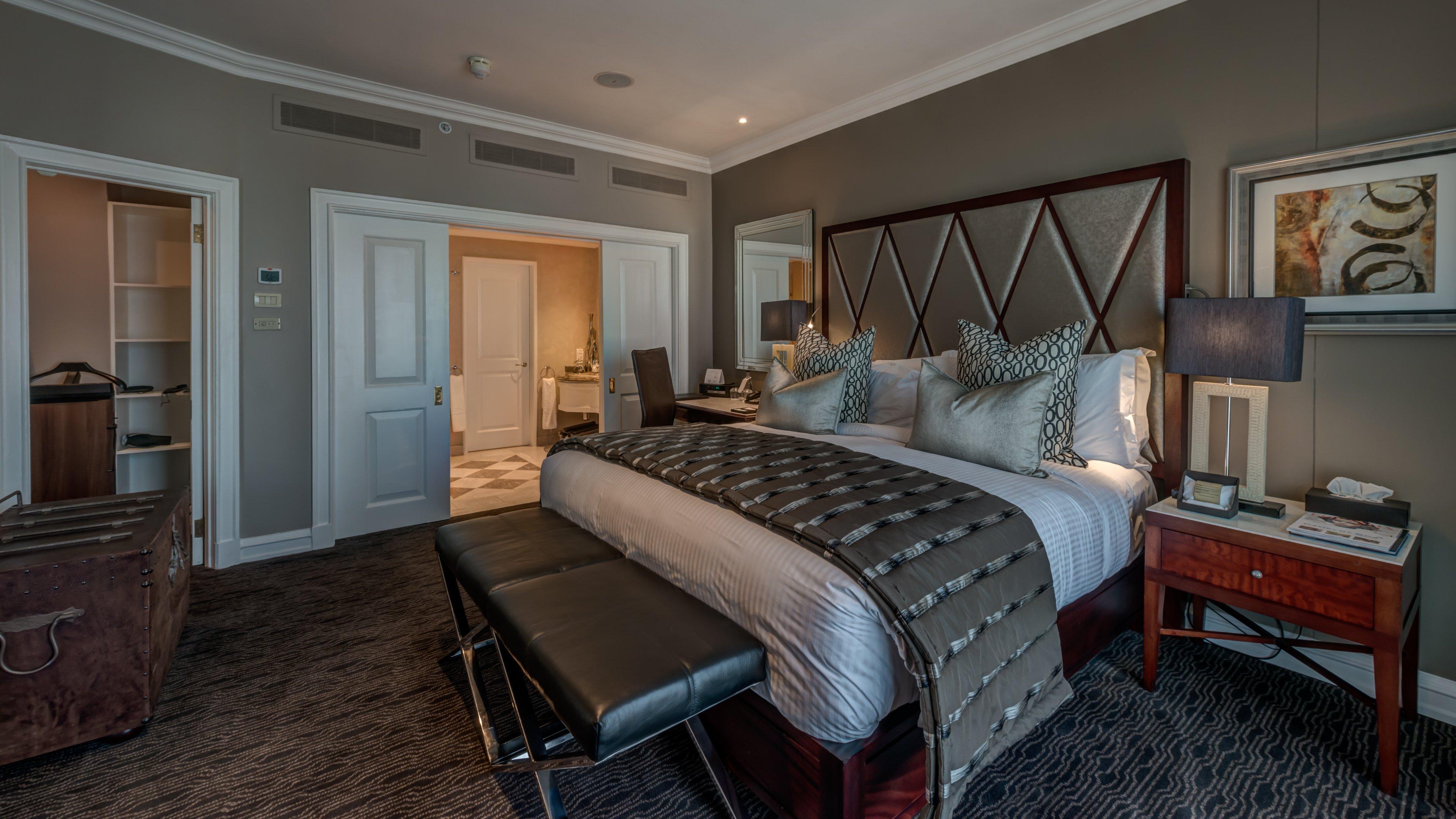 Intercontinental Johannesburg Or Tambo Airport Hotel By Ihg Kempton Park Kültér fotó A bedroom at the Four Seasons Hotel