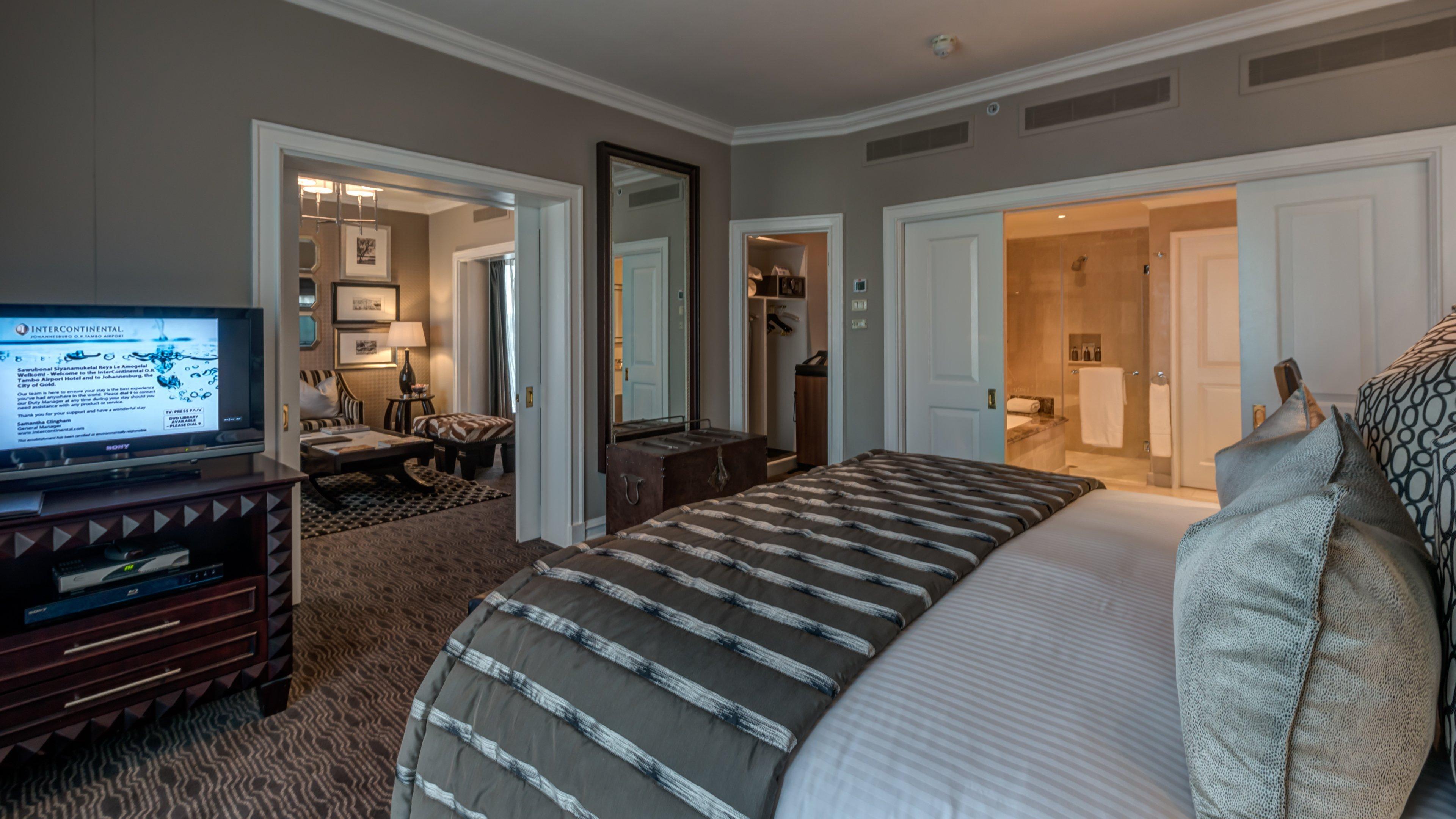 Intercontinental Johannesburg Or Tambo Airport Hotel By Ihg Kempton Park Kültér fotó A suite at the Ritz-Carlton, DIFC