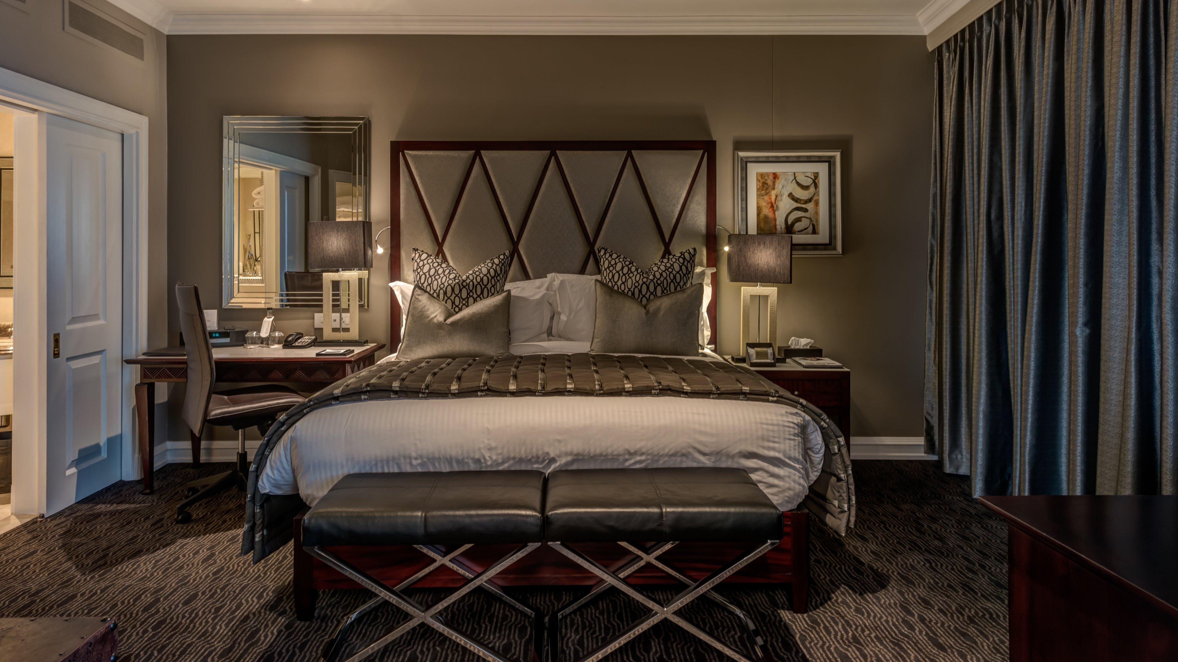 Intercontinental Johannesburg Or Tambo Airport Hotel By Ihg Kempton Park Kültér fotó A bedroom at The Ivy Hotel